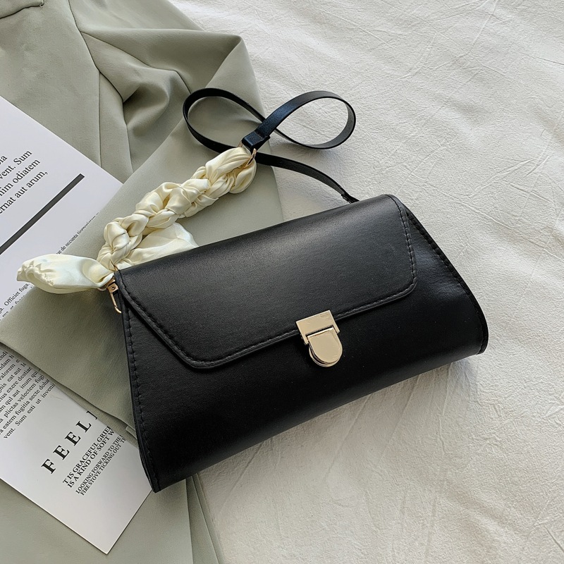 

Minimalist Shoulder Bag, Black