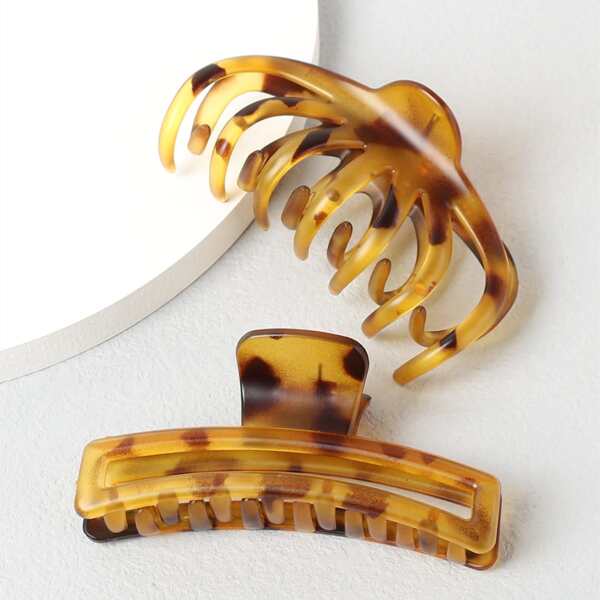 

2pcs Tortoiseshell Pattern Hair Claw, Multicolor