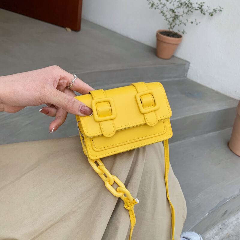 

Buckle Decor Flap Crossbody Bag, Yellow