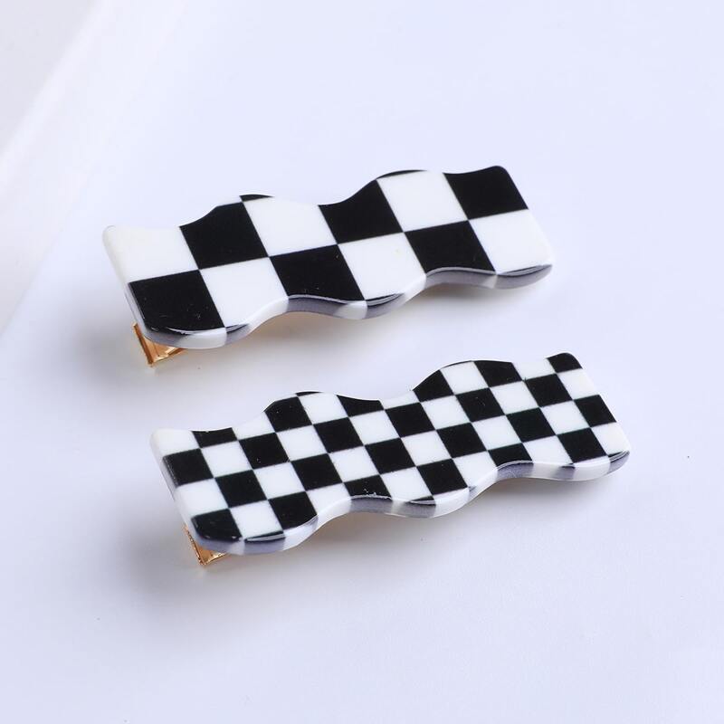 

2pcs Plaid Print Hair Clip, Black and white