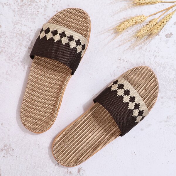 

Geo Graphic Slippers, Coffee brown