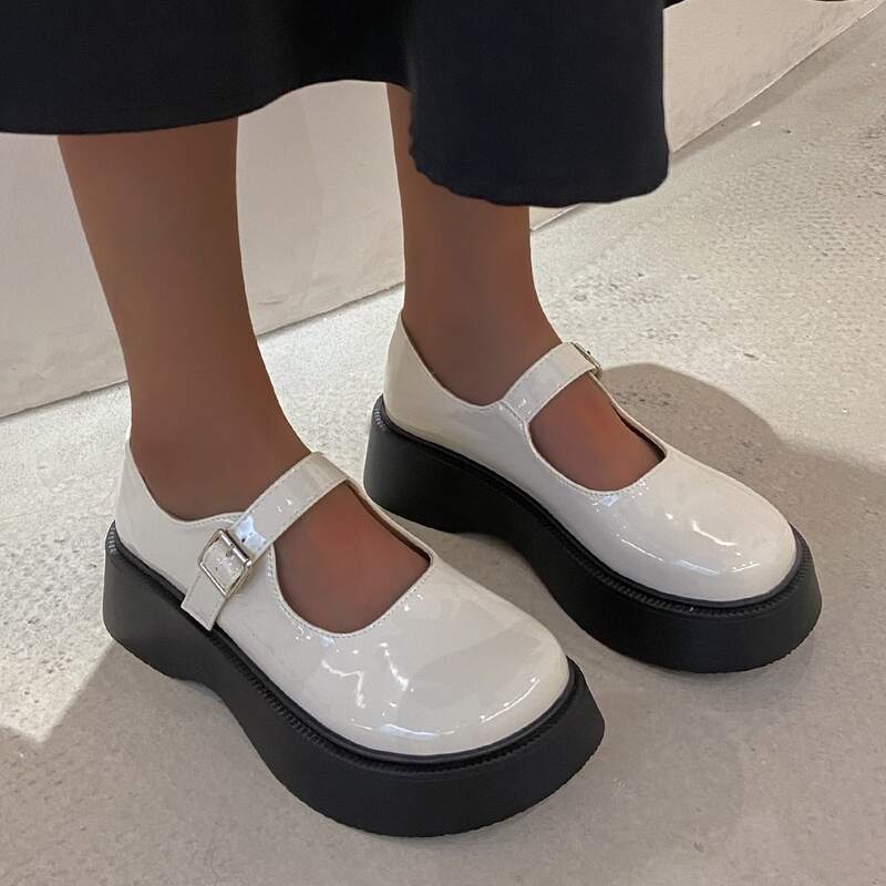 

Minimalist Mary Jane Platform Courts, Beige