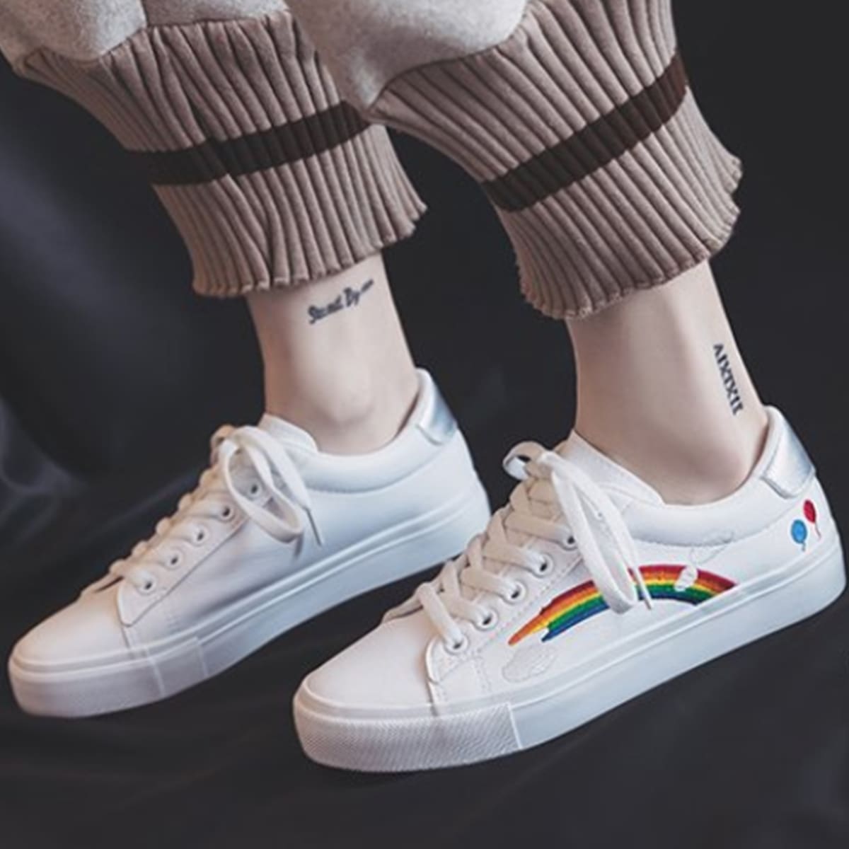 

Striped Lace-up Front Skate Shoes, White