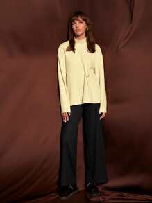 SHEIN Unity 小高領落肩袖圓環細節T恤 - 米色 - 查看 3