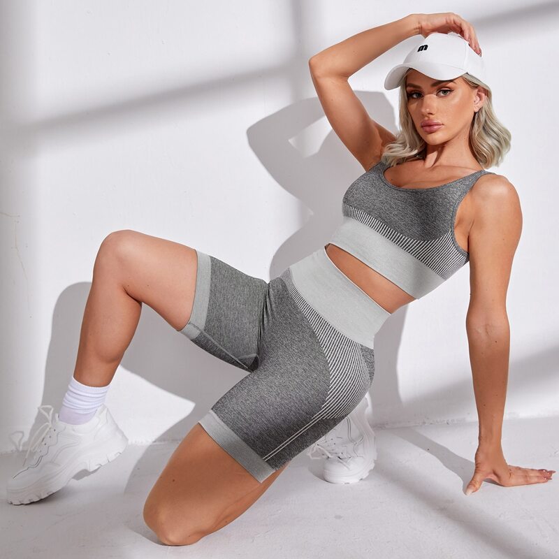 

Seamless High Stretch Striped Sports Set, Grey