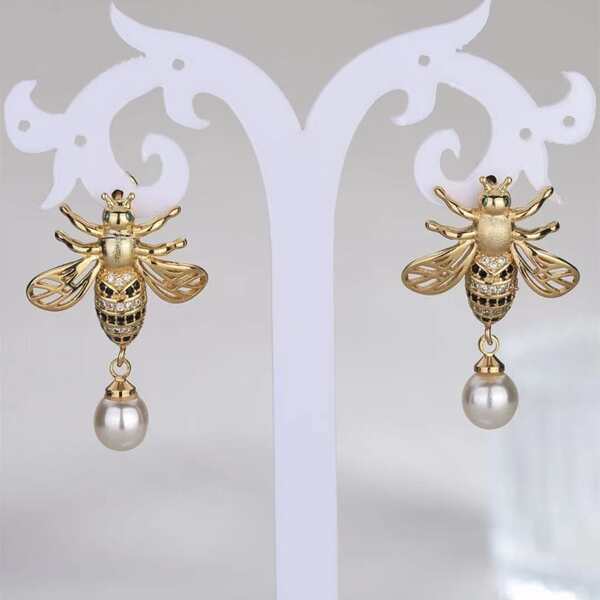 

Zircon Decor Bee Drop Earrings, Gold