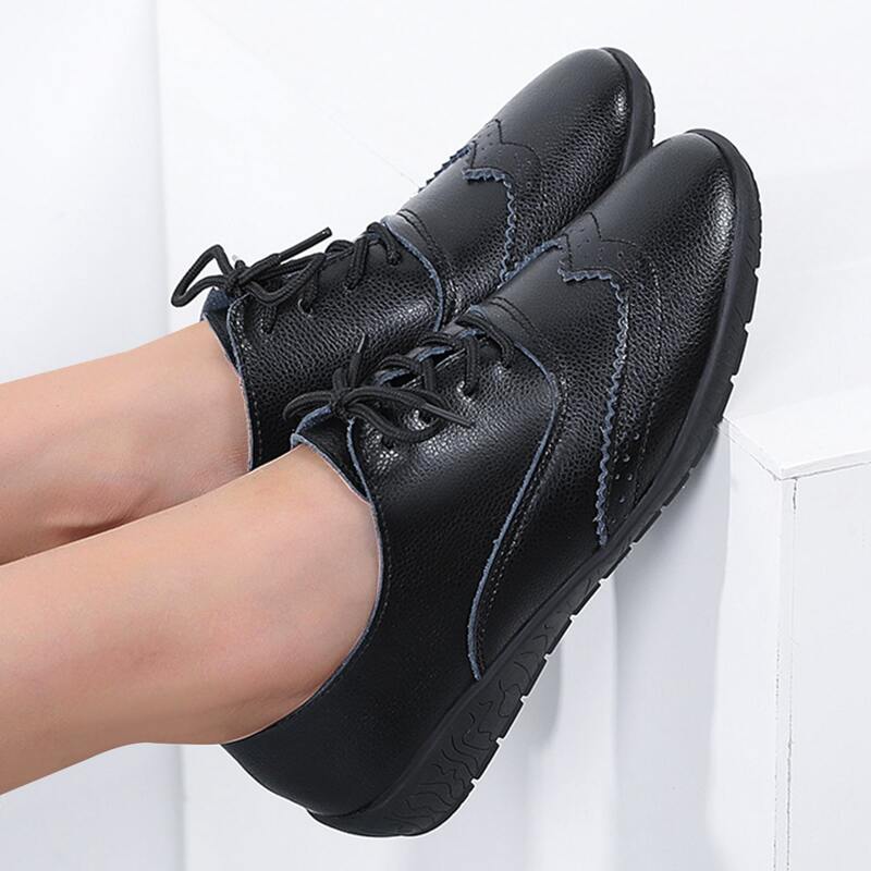 

Minimalist Wingtip Detail Oxford Shoes, Black