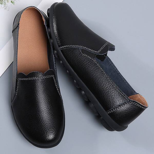

Minimalist Scallop Design Loafers, Black