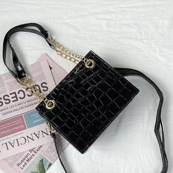 

Minimalist Croc Decor Shoulder Bag, Black