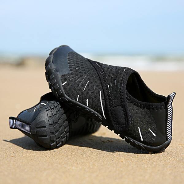 

Boys Velcro Strap Running Shoes, Black