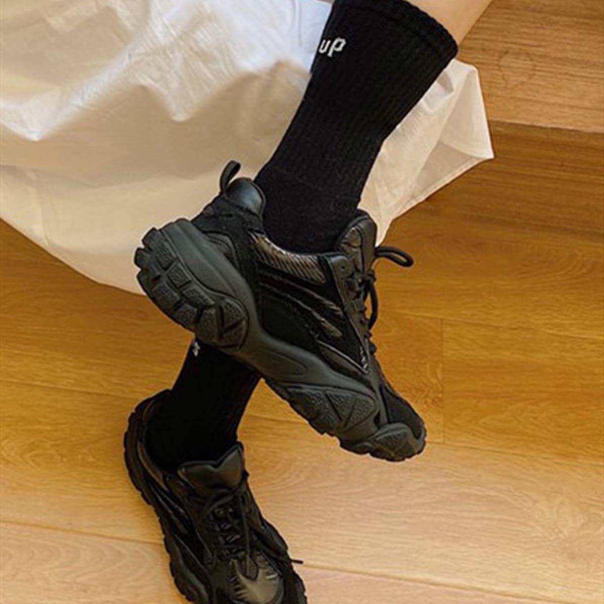 

Letter Graphic Crew Socks, Black