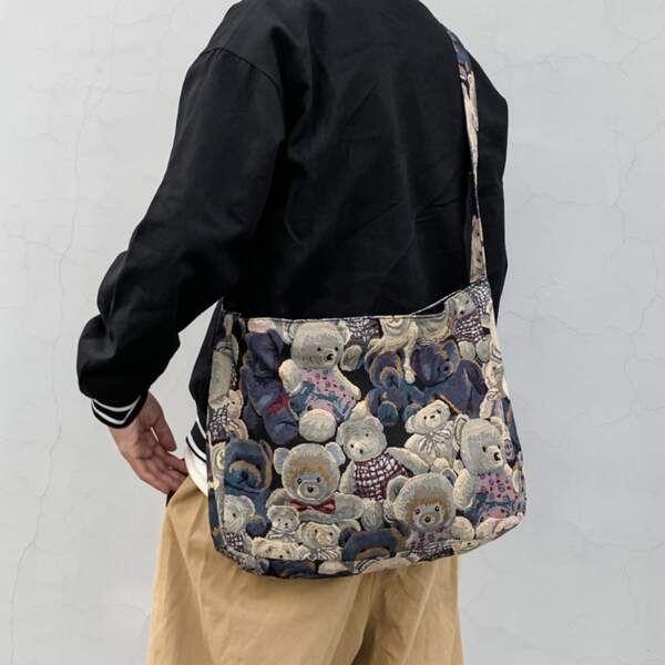 

Cartoon Bear Graphic Crossbody Bag, Multicolor