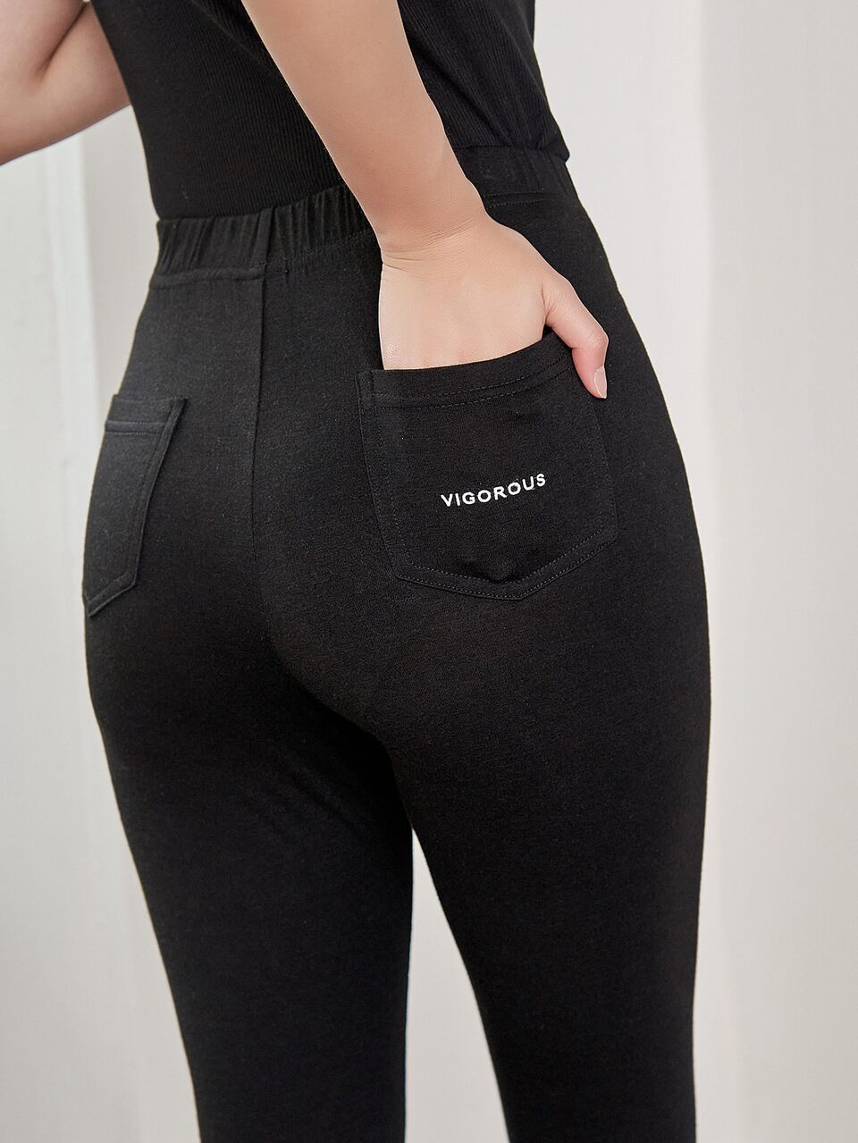 Letter Graphic Skinny Leggings