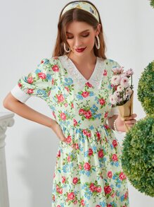 印花珍珠釘珠娃娃領泡泡袖洋裝