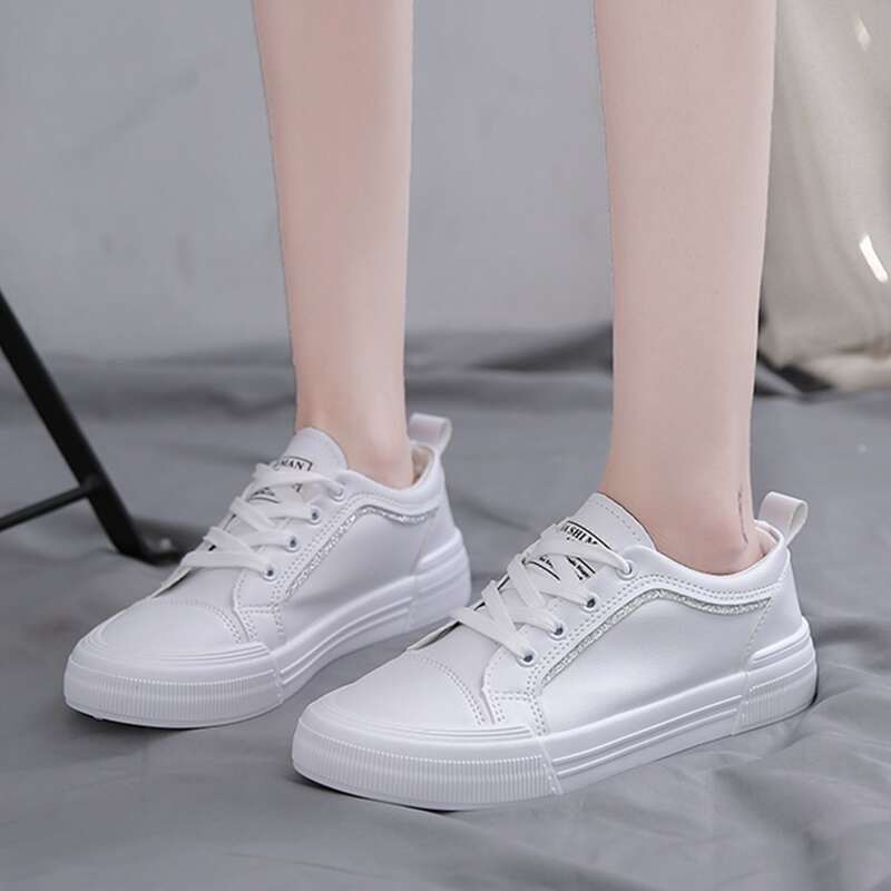 

Minimalist Lace-up Front Skate Shoes, White