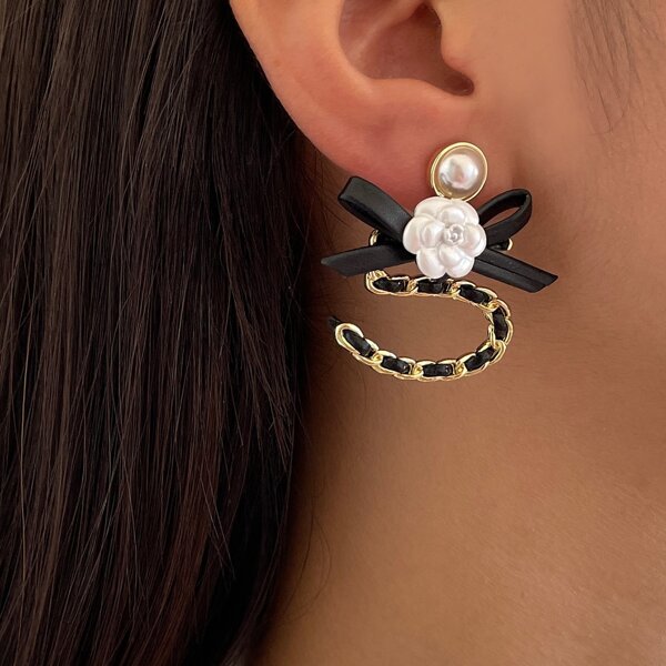 

Bow Decor Numeral Drop Earrings, Black