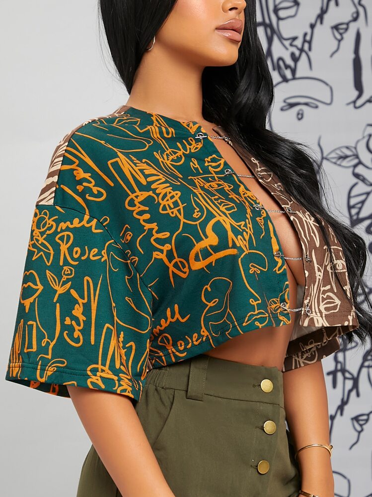 SHEIN SXY Text och figur grafisk färgblockkedja detalj T-shirt - Multifärgad - Visa 4