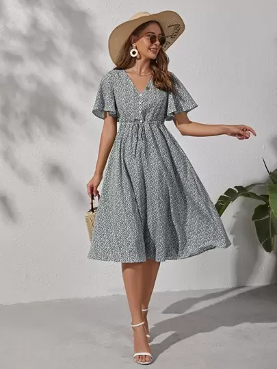 SHEIN VCAY 小碎花腰部抽繩連衣裙