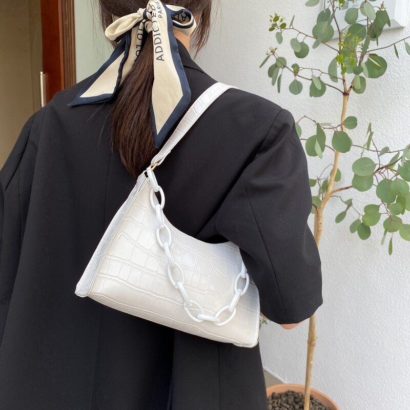 

Chain Decor Croc Embossed Shoulder Bag, White