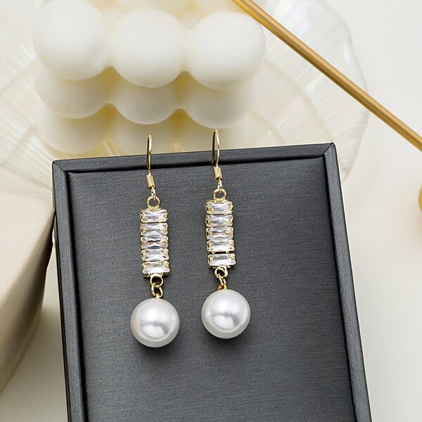 

Zircon Decor Drop Earrings, Gold