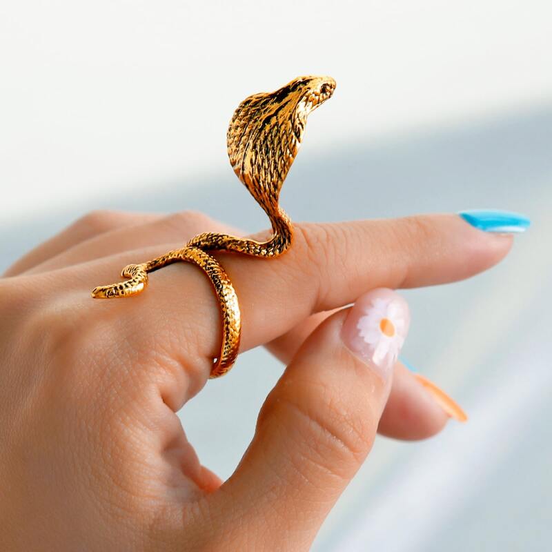 

Snake Decor Ring, Gold