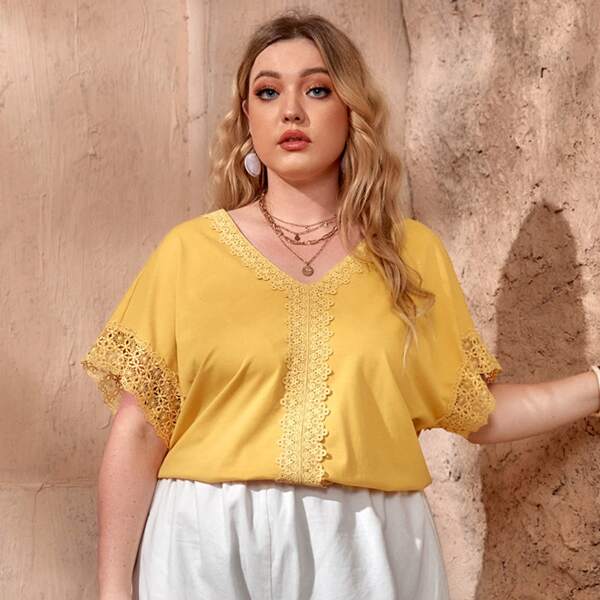 

Plus Contrast Guipure Lace Tee, Yellow