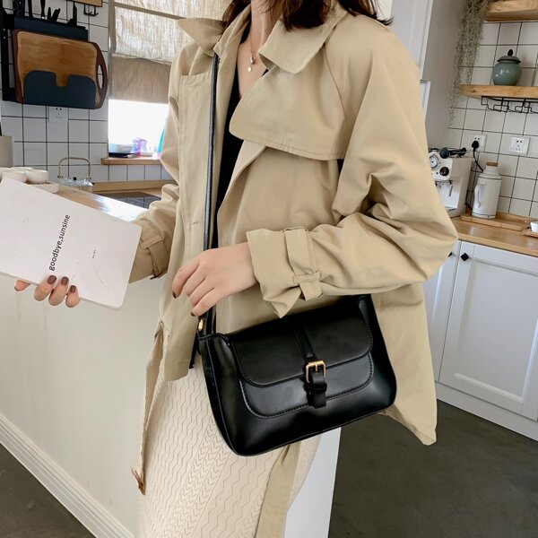 

Buckle Decor Flap Crossbody Bag, Black
