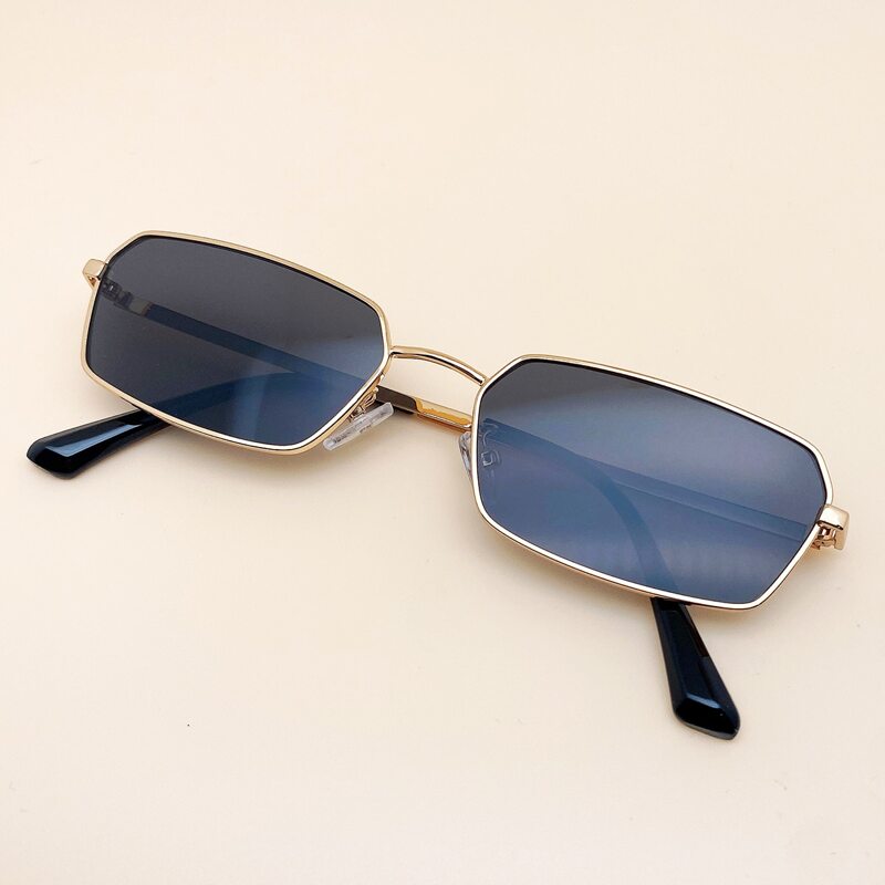 

Metal Frame Tinted Lens Sunglasses