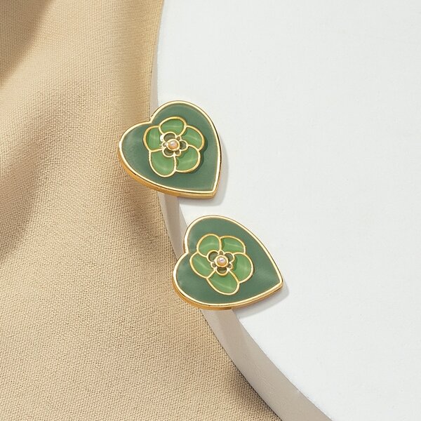 

Heart Design Earrings, Green