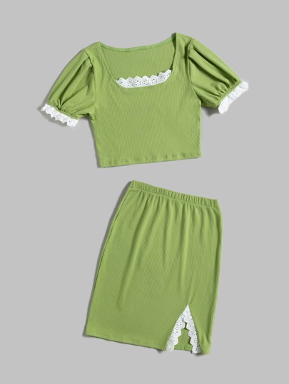 T-shirt en dentelle côtelé & Jupe fendue