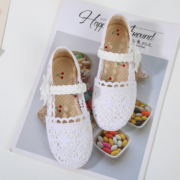 

Girls Hollow Out Mary Jane Flats, White