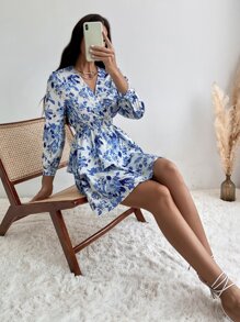 Aveloria 印花腰部打褶多層下擺連衣裙