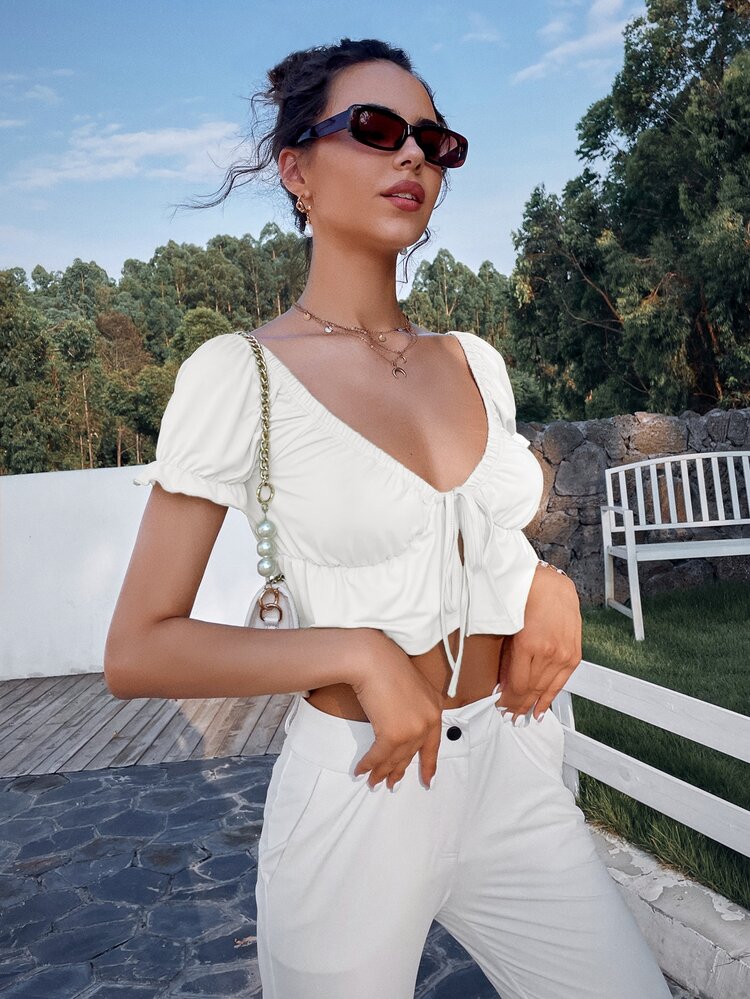SHEIN Unity เสื้อชายระบาย แขนพอง สีล้วน - สีขาว - ดู 5