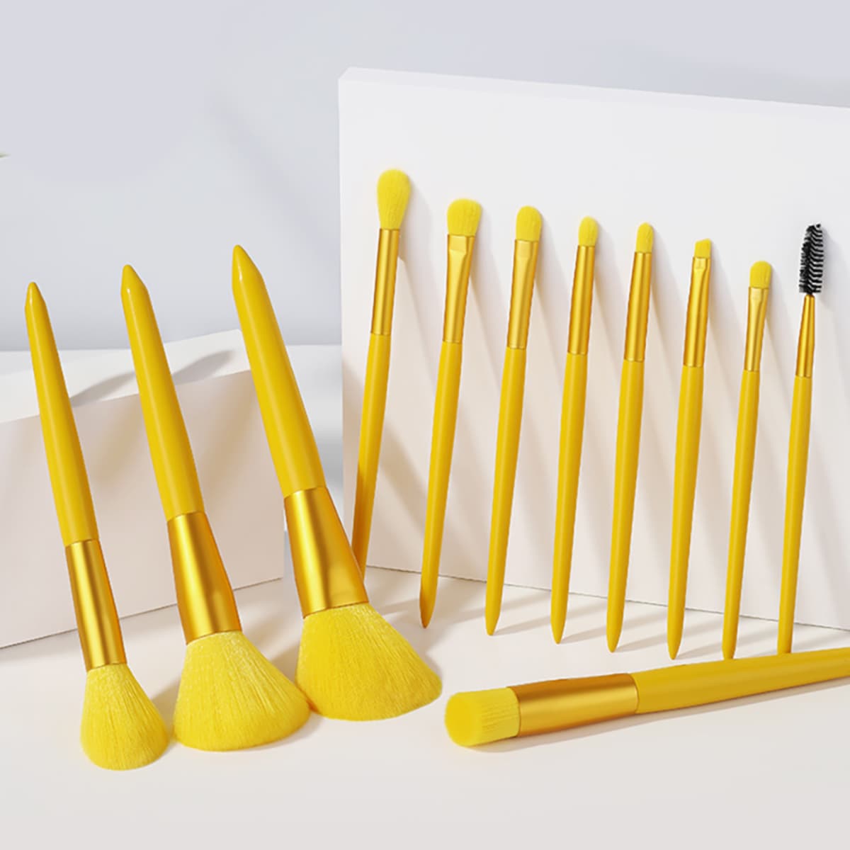 

12pcs Makeup Brush Set, Yellow