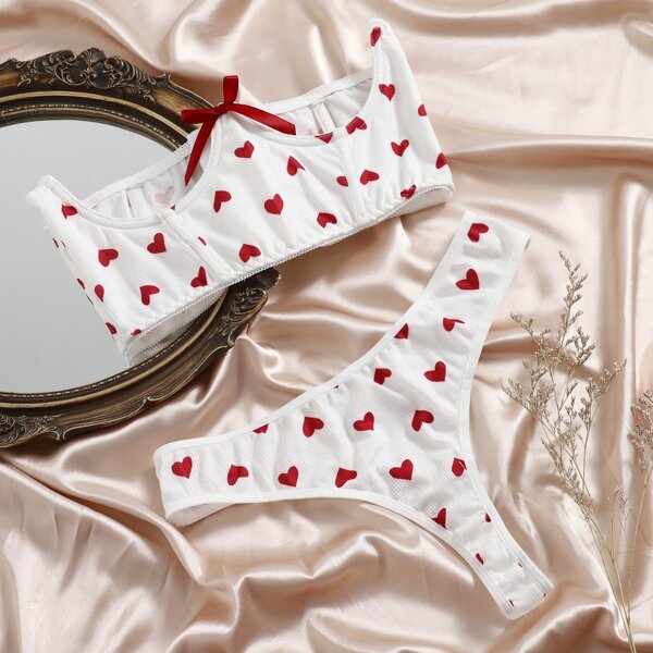 

Heart Print Cut-out Underwire Lingerie Set, White