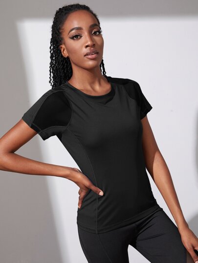 Camiseta deportiva con estiramiento alto