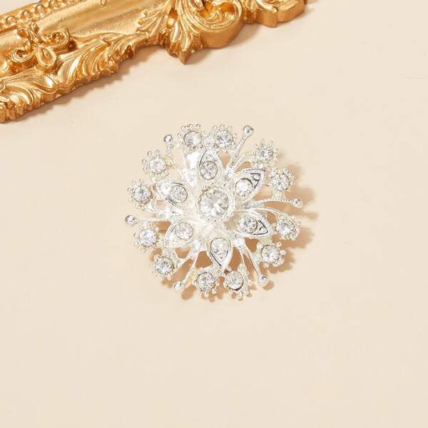 

Rhinestone Flower Decor Brooch, Silver