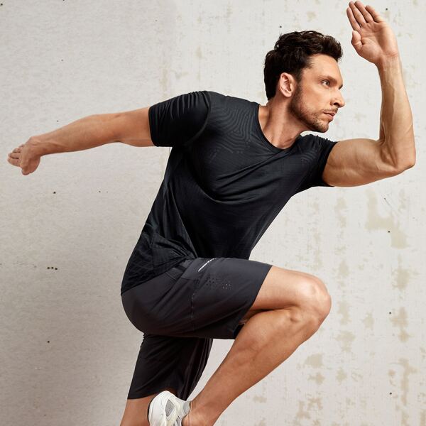 

Men Quick-Drying Sports Tee, Black