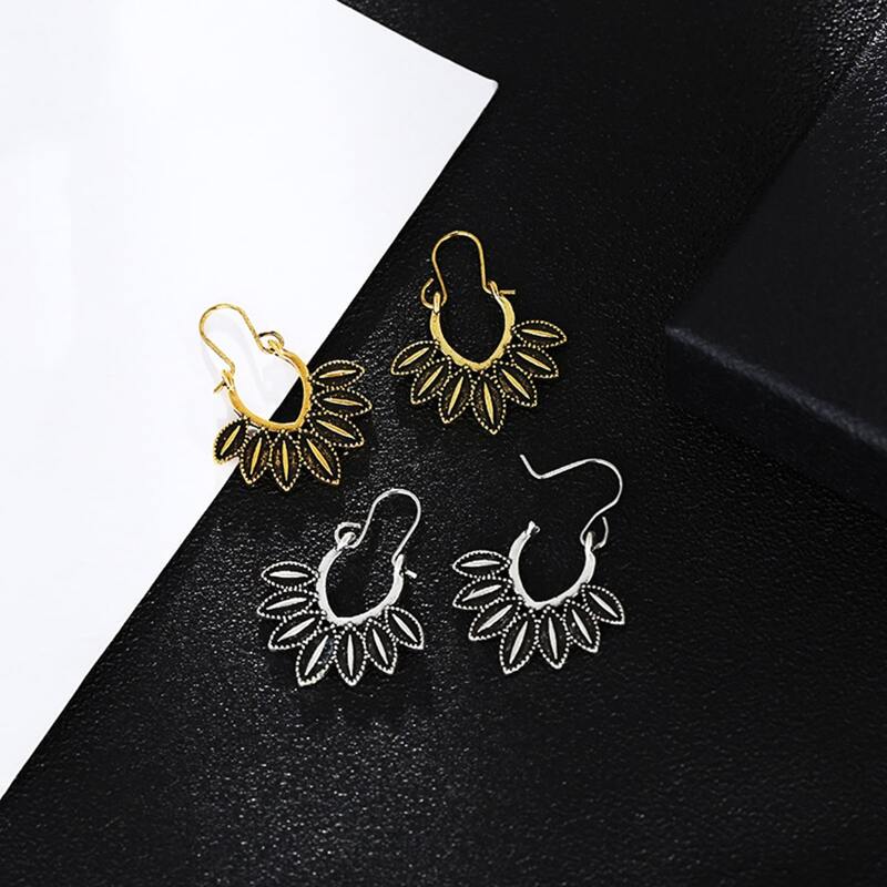 

2pairs Leaf Decor Earrings, Multicolor