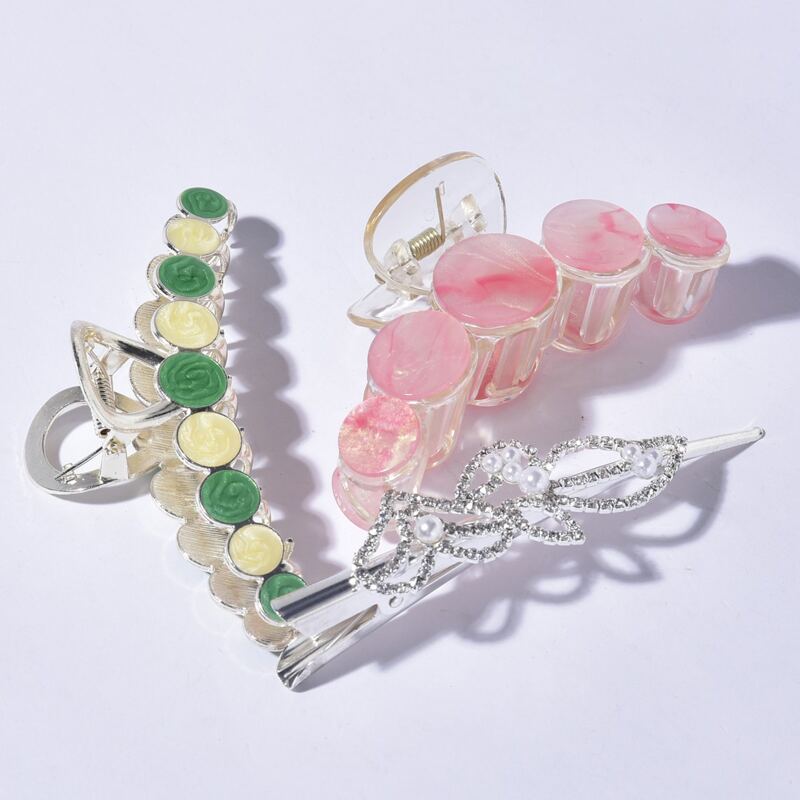 

2pcs Geo Decor Hair Claw & 1pc Rhinestone Hair Clip, Multicolor