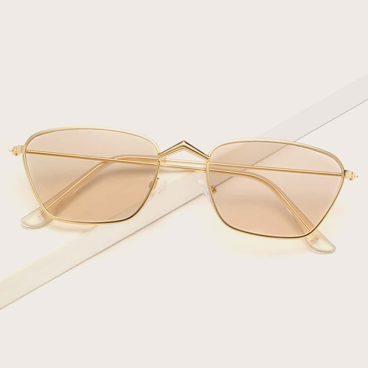 

Metal Frame Sunglasses