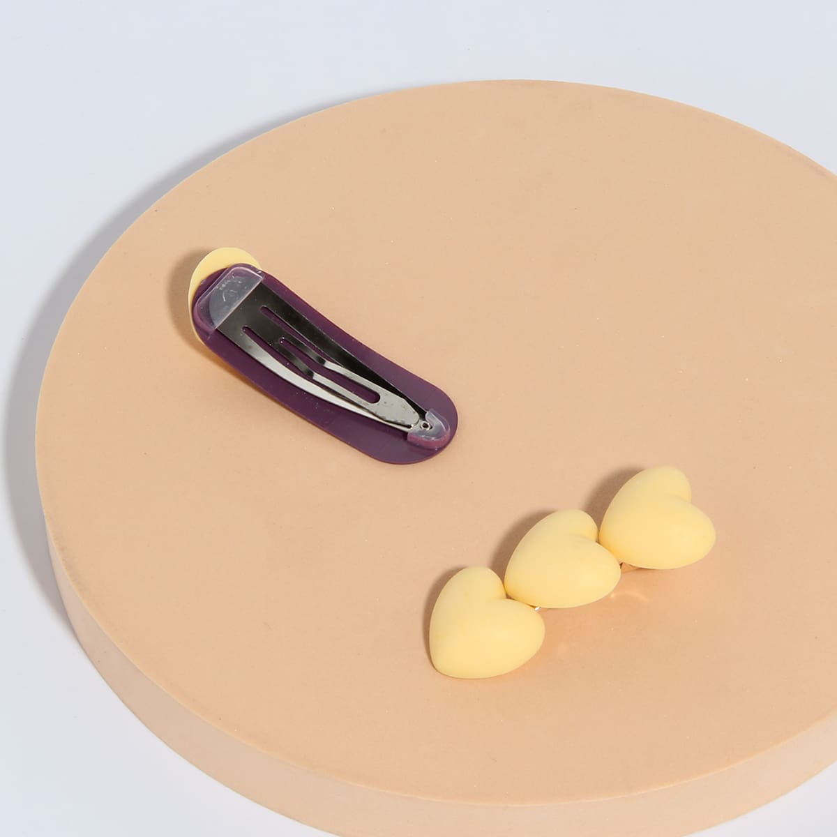 

2pcs Heart Decor Hair Clip, Yellow