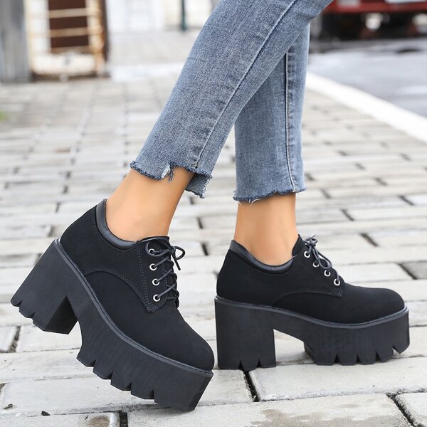 

Lace Up Front High Heeled Oxfords, Black