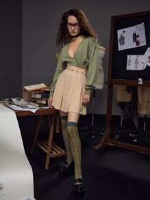 Tiffany Skii 深V領落肩袖短款套頭衫 - 軍綠色 - 查看 4