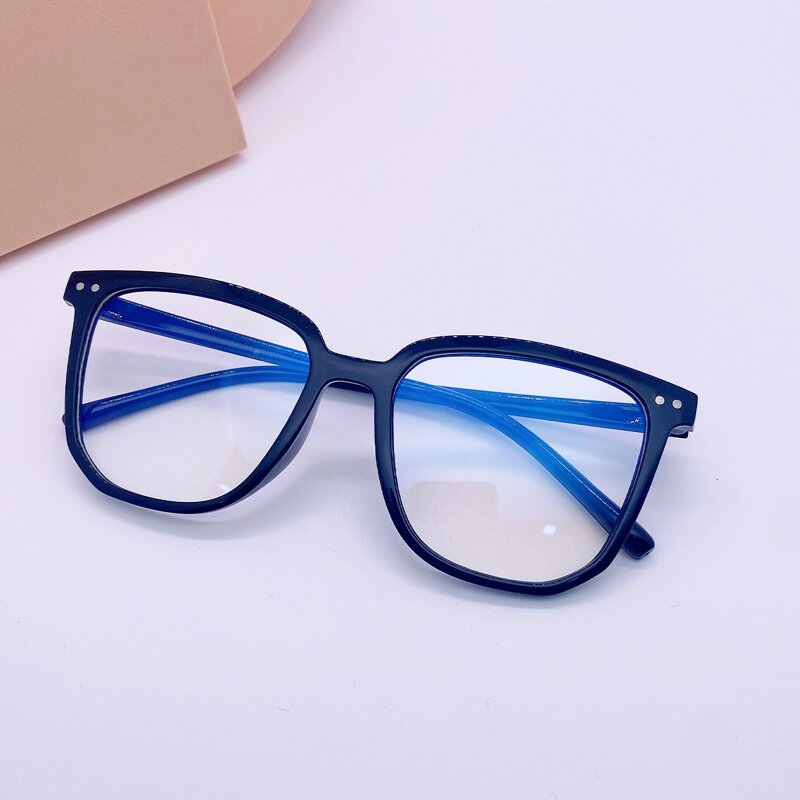 

Studded Decor Frame Eyeglasses