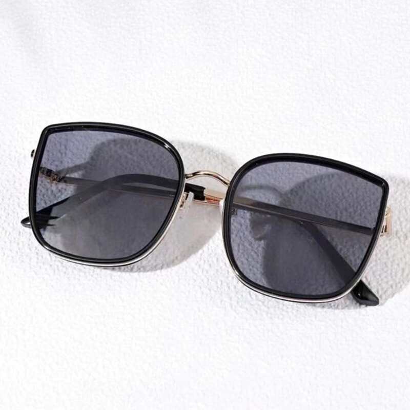 

Square Frame Sunglasses