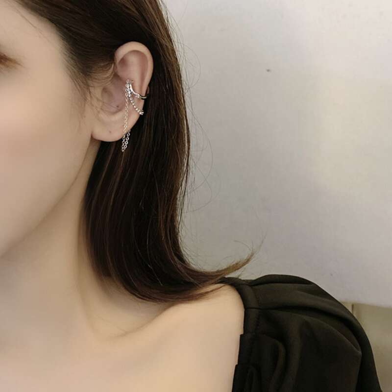 

1pc Rhinestone Decor Ear Cuff, Silver