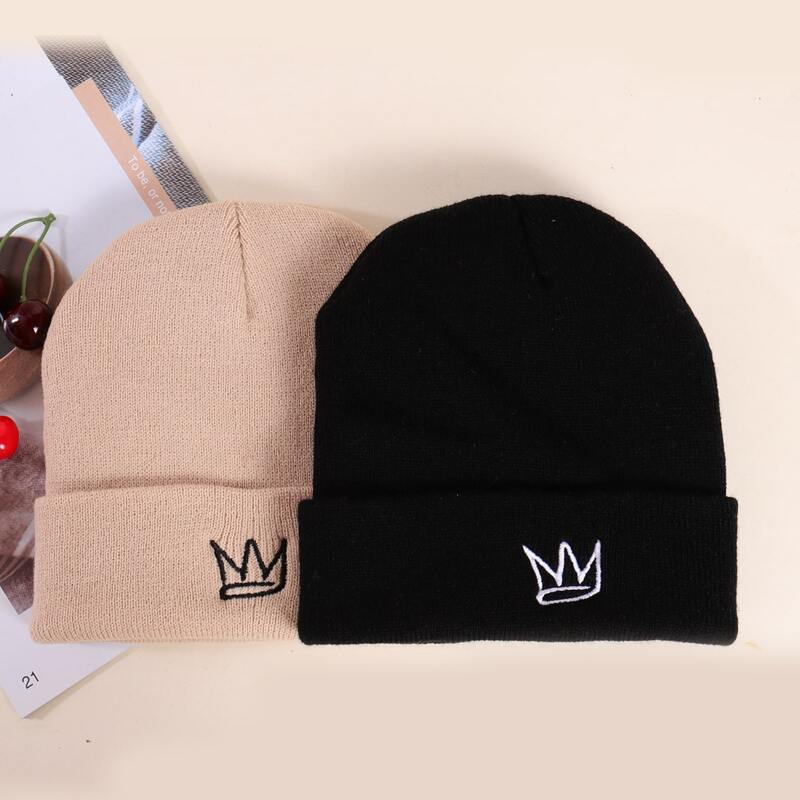 

Guys 2pcs Crown Embroidery Knit Hat, Multicolor