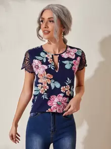 SHEIN Clasi 鎖孔領花卉上衣 - 彩色 - 查看 1