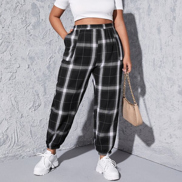 

Plus Plaid Print Carrot Pants, Black and white